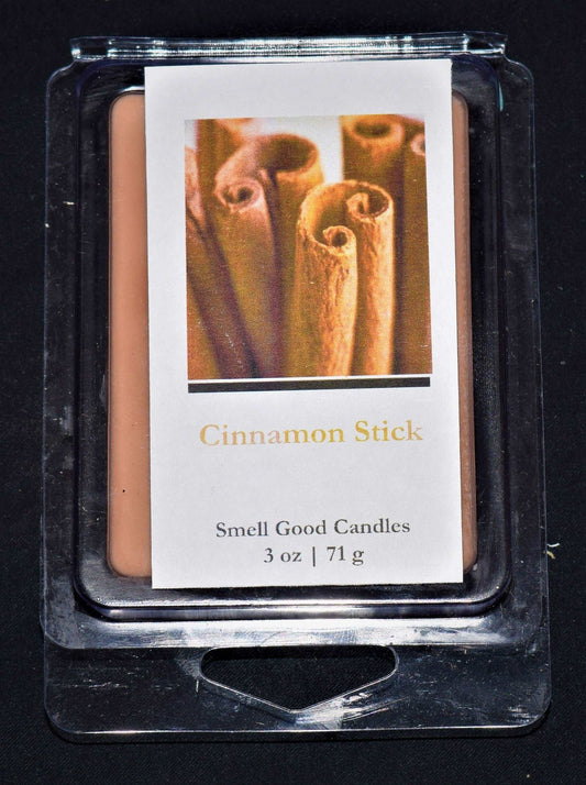 Cinnamon leaf and toasted nutmeg start off this warm and comforting scent. Then fresh ground cinnamon and a hint of crushed clove in the main body are smoothed out by touches of vanilla, tonka, and cinnamon bark in the base.