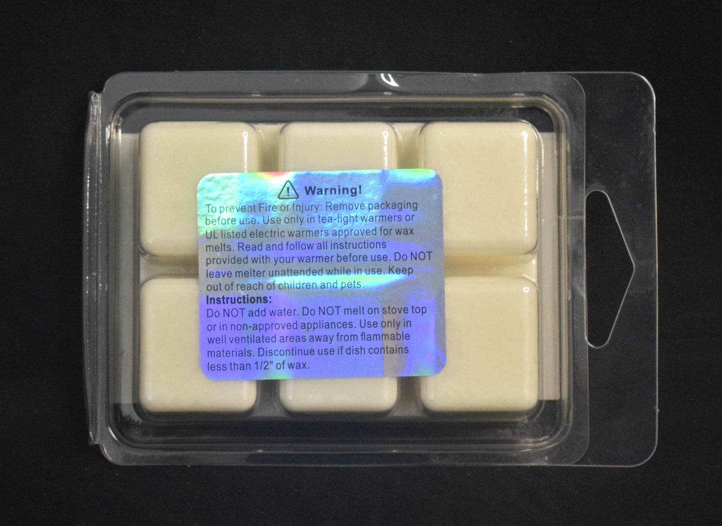 Image of 2.5oz Peppermint Premium Wax Melt: A seasonal classic crafted from 100% soy wax, featuring a delightful blend of fresh mint, corn mint, peppermint, and subtle base notes of camphor and mint flower. A sophisticated twist on a timeless festive scent.